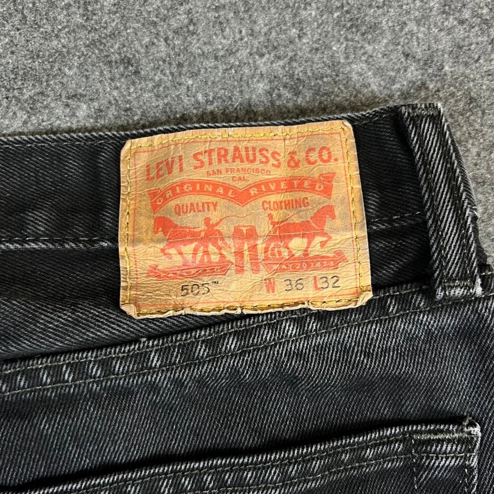 Levis 505 Regular Fit Black Denim Jeans Mens 36x32 Straight Leg Cotton Pants